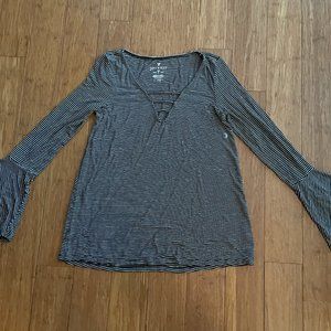 AMERICAN EAGLE SOFT & SEXY BELL SLEEVE LONG SLEEVE TSHIRT TEE TOP SZ S STRIPED